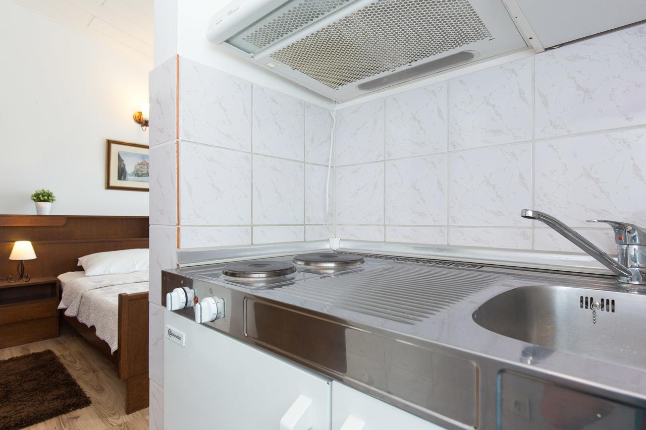 מאלינסקה Apartments Pavic מראה חיצוני תמונה